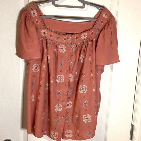 Torrid Women's Short Sleeve Square Neck Shirt Size 2 Embroidered Boho Blouse - Picture 1 of 9